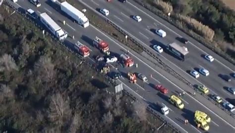 muere un hombre en barberà del vallès|Un accidente múltiple en la AP